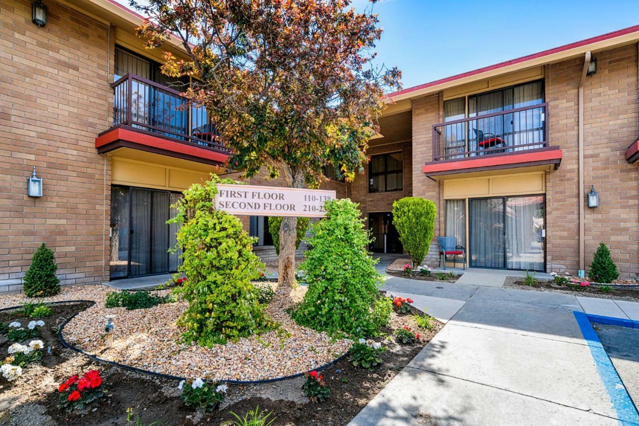 Winnemucca Inn & Casino Exterior photo